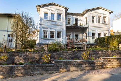Facade/entrance, Spring, Off site, Day, On site, Street view