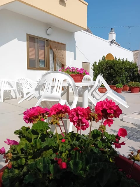 Trullo della Rosa House in Province of Taranto