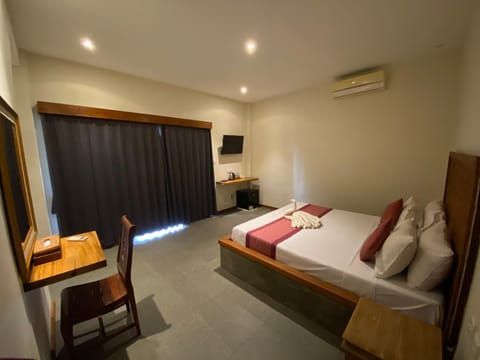 Communal lounge/ TV room, Bed, Photo of the whole room, Bedroom