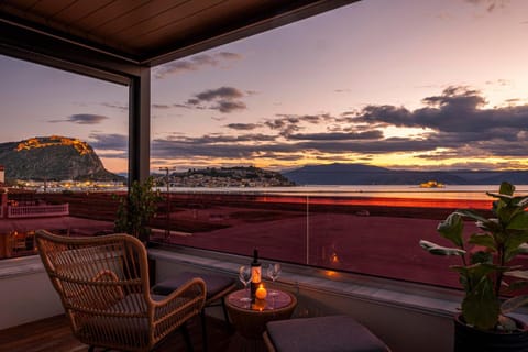 Natural landscape, View (from property/room), Balcony/Terrace, City view, Sea view, Sunset