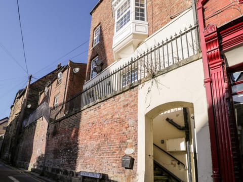 Nutshell Apartment in Whitby