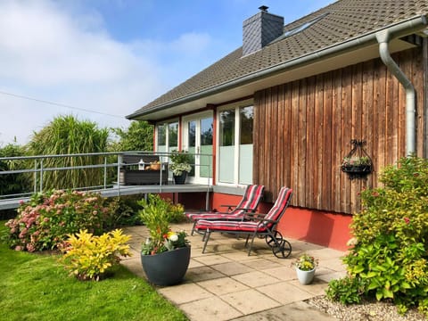 Property building, Garden view, sunbed