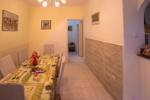 Guest house with garden - Zuvan Bed and Breakfast in Split