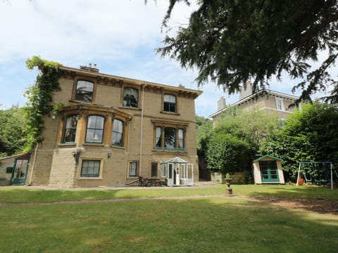 Garden View Apartment in Malvern Hills District