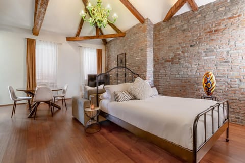 Bed, Living room, Photo of the whole room, Bedroom