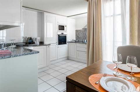 dishwasher, oven, stove