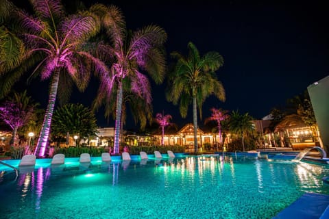 Night, Pool view, Swimming pool, sunbed