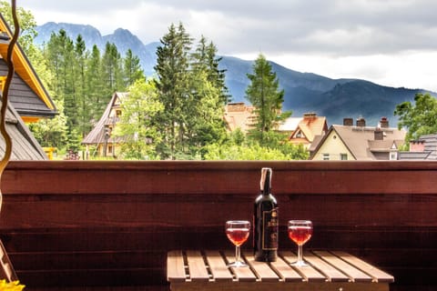 Balcony/Terrace, Mountain view