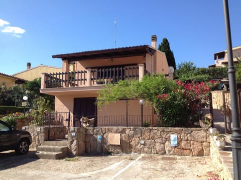 Staff, Facade/entrance, Day, Summer, Floor plan, On site, Family