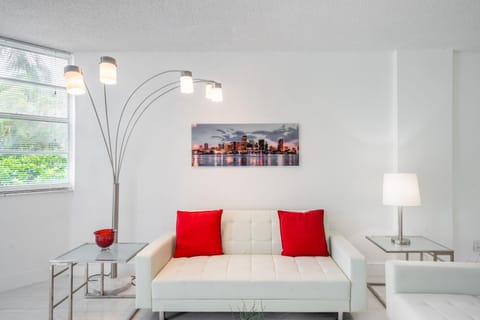 Sunny Isles Ocean Reserve Superb Condo Apartments Apartment hotel in Sunny Isles Beach