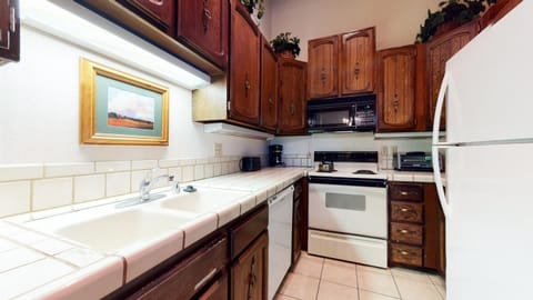 Chateau De Montagne #24 Condo Apartment in Mammoth Lakes