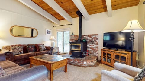 Chateau De Montagne #24 Condo Apartment in Mammoth Lakes