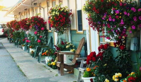 Spring, Decorative detail