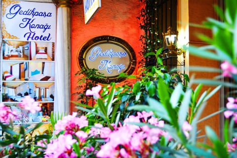 Facade/entrance, Property logo or sign, Logo/Certificate/Sign