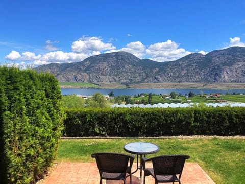 Balcony/Terrace, Lake view, Mountain view