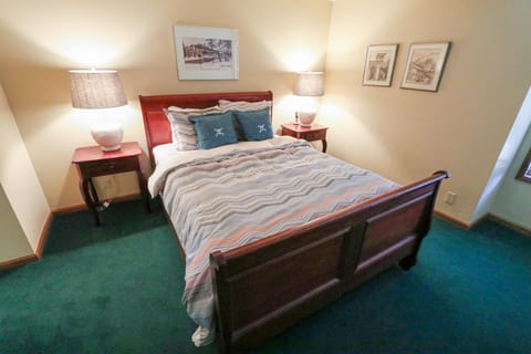 Sierra Megeve #8 Condo Apartment in Mammoth Lakes