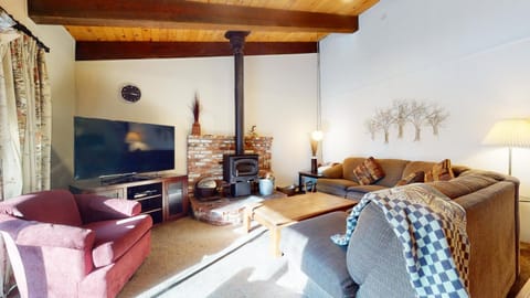 Chateau De Montagne #3 Condo Apartment in Mammoth Lakes