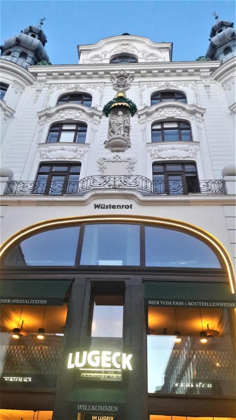 Nearby landmark, Neighbourhood