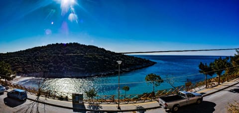 Sea view, Street view