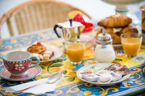 Decorative detail, Dining area