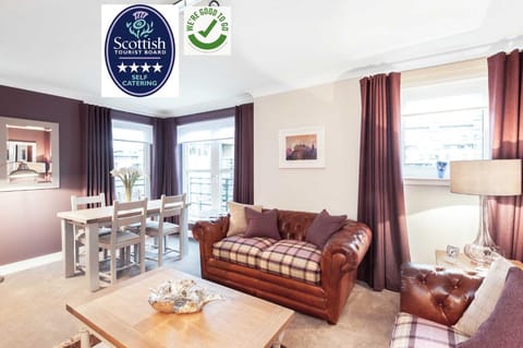 Living room, Seating area, Dining area, Certificate/Award