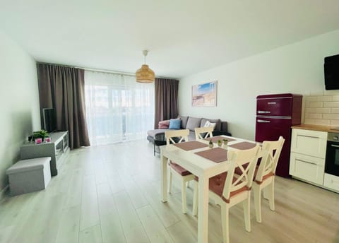 Living room, Photo of the whole room, Seating area, Dining area