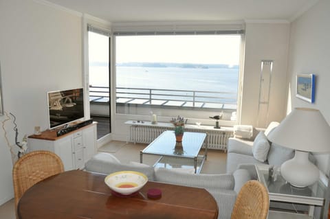 Balcony/Terrace, Living room, Seating area, Sea view