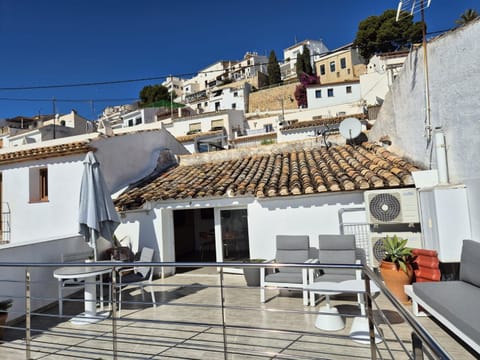 Property building, Off site, Balcony/Terrace