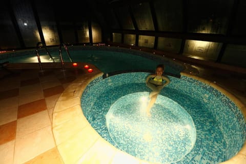 Swimming pool, Swimming pool