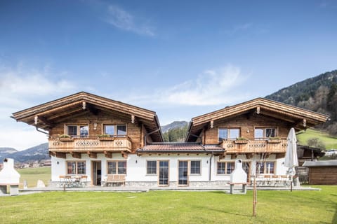 Facade/entrance, BBQ facilities, Children play ground, Garden, Balcony/Terrace, Banquet/Function facilities, Evening entertainment, Mountain view