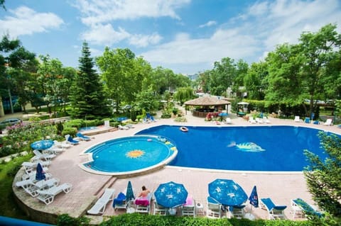 Swimming pool, Swimming pool