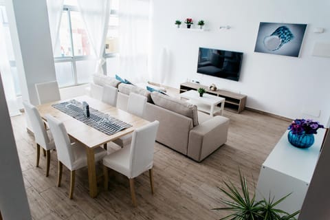 Communal lounge/ TV room, Lounge or bar