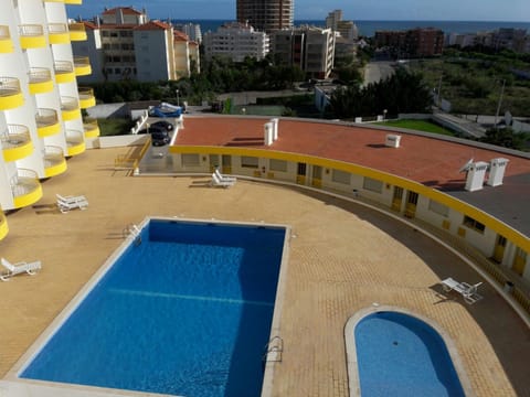 Pool view, Sea view