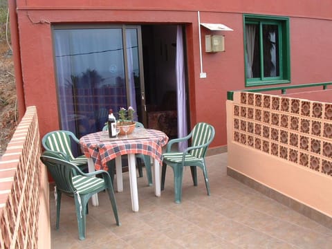 Facade/entrance, Balcony/Terrace, On site, Garden view, Pool view, Sea view