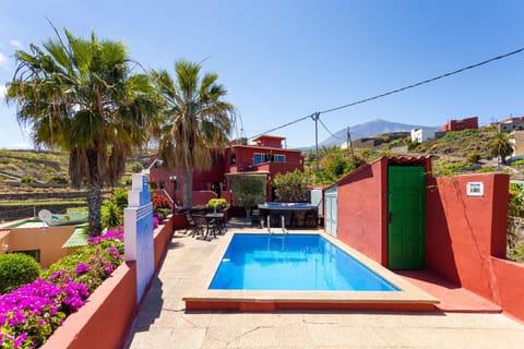 Natural landscape, Hot Tub, On site, Mountain view, Pool view, Swimming pool, Swimming pool