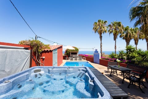 Natural landscape, Hot Tub, On site, Pool view, Sea view, Swimming pool, Swimming pool