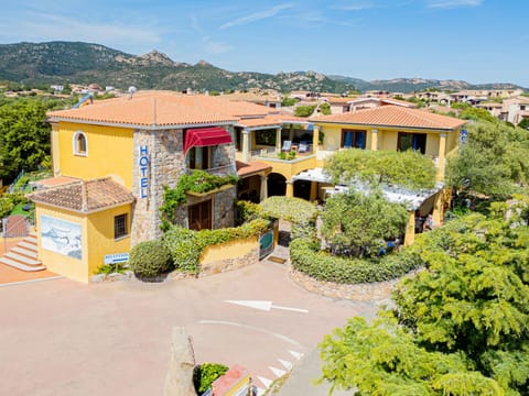 Property building, Bird's eye view, Summer, Hot Tub, View (from property/room), View (from property/room), Lounge or bar, Garden view, Mountain view, Breakfast, Seasons, Open Air Bath, Parking, toaster