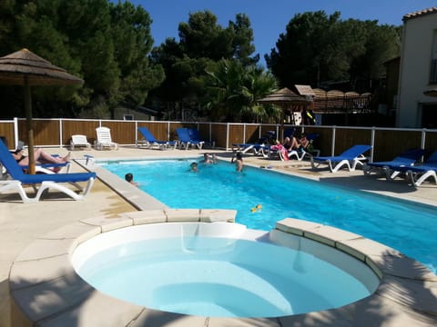 Swimming pool, Swimming pool