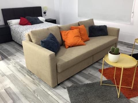 Bed, Living room
