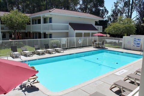 Facade/entrance, Swimming pool, Swimming pool