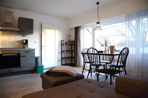 Dining area, kitchen