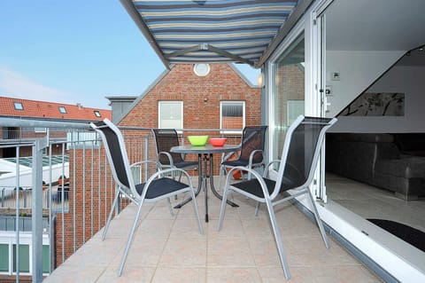 Property building, Patio, Day, View (from property/room), Balcony/Terrace, Seating area