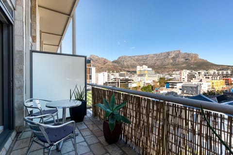 Balcony/Terrace, Mountain view