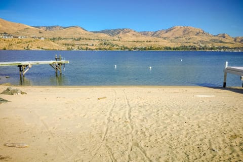 Heavenly View Apartment in Chelan (In Town)