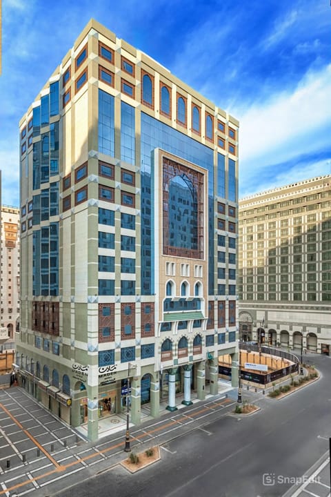 Property building, Day, City view, Location