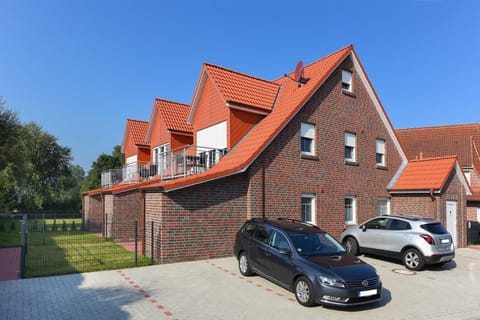 Property building, Day, Neighbourhood, Street view, Location, Parking