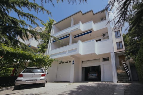 Facade/entrance, View (from property/room), Area and facilities
