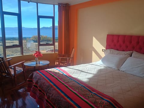 Natural landscape, Photo of the whole room, Bedroom, Lake view