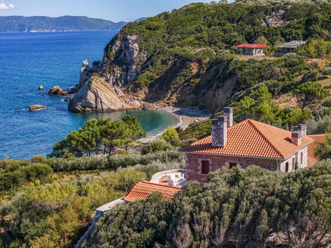 Property building, Nearby landmark, Day, Natural landscape, Bird's eye view, Beach, Mountain view, Sea view, Location