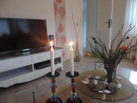 Living room, Photo of the whole room